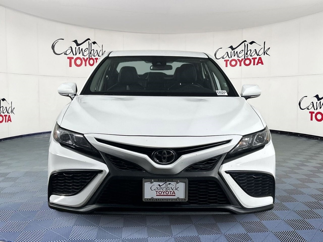2024 Toyota Camry SE photo 3