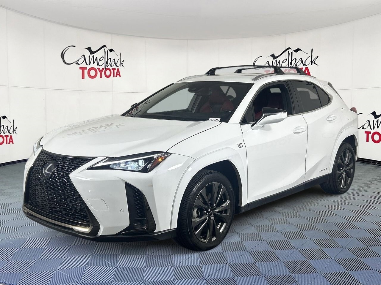 2022 Lexus UX 250h F SPORT photo 2