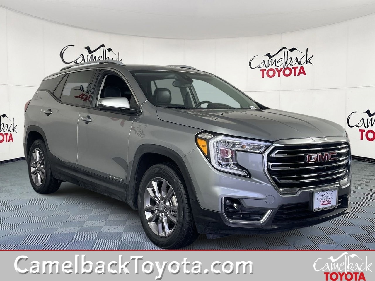 2024 GMC Terrain SLT's photo