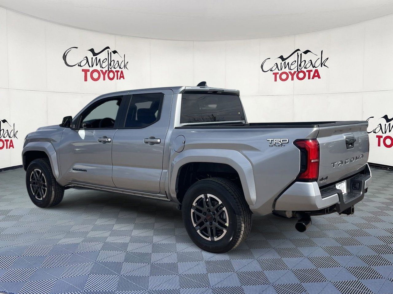 View vehicle photo 5