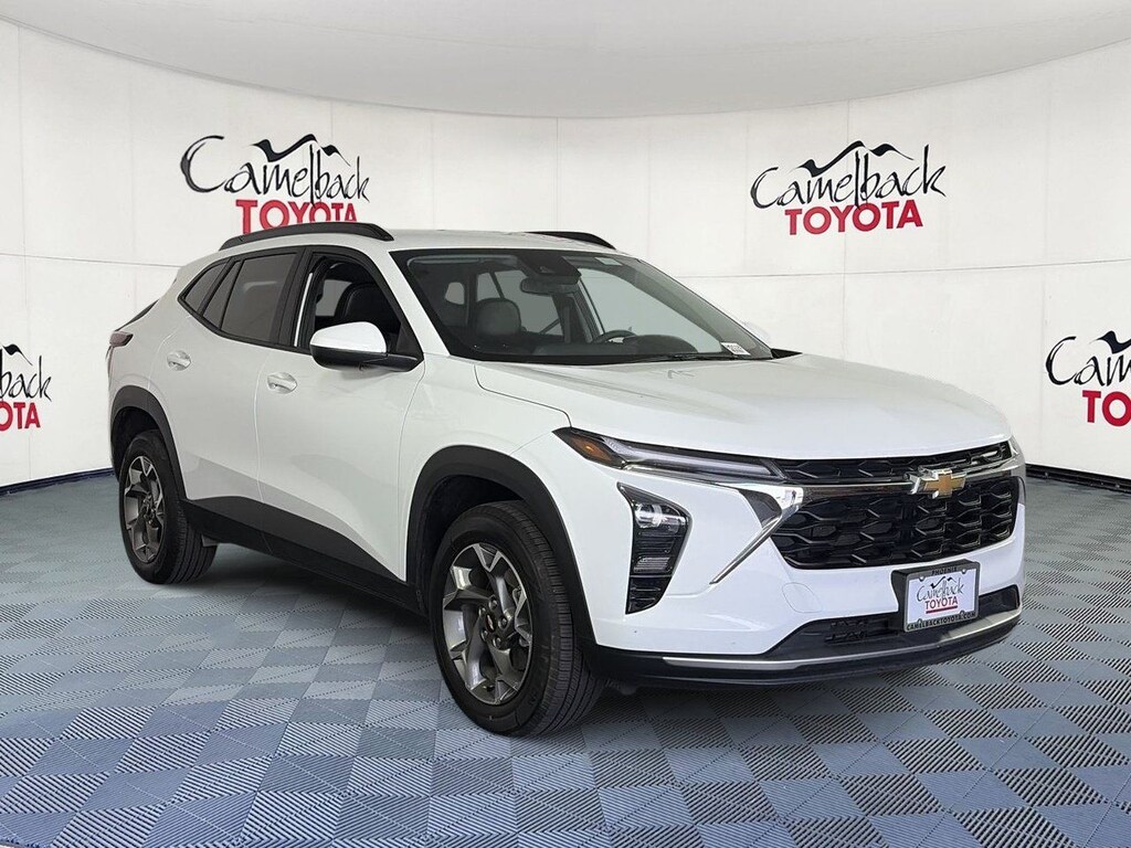 Used 2025 Chevrolet Trax LT SUV