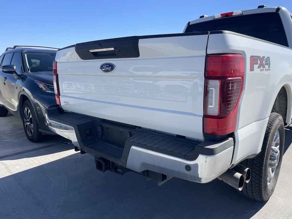 Used 2022 Ford F-250SD Lariat Truck Crew Cab