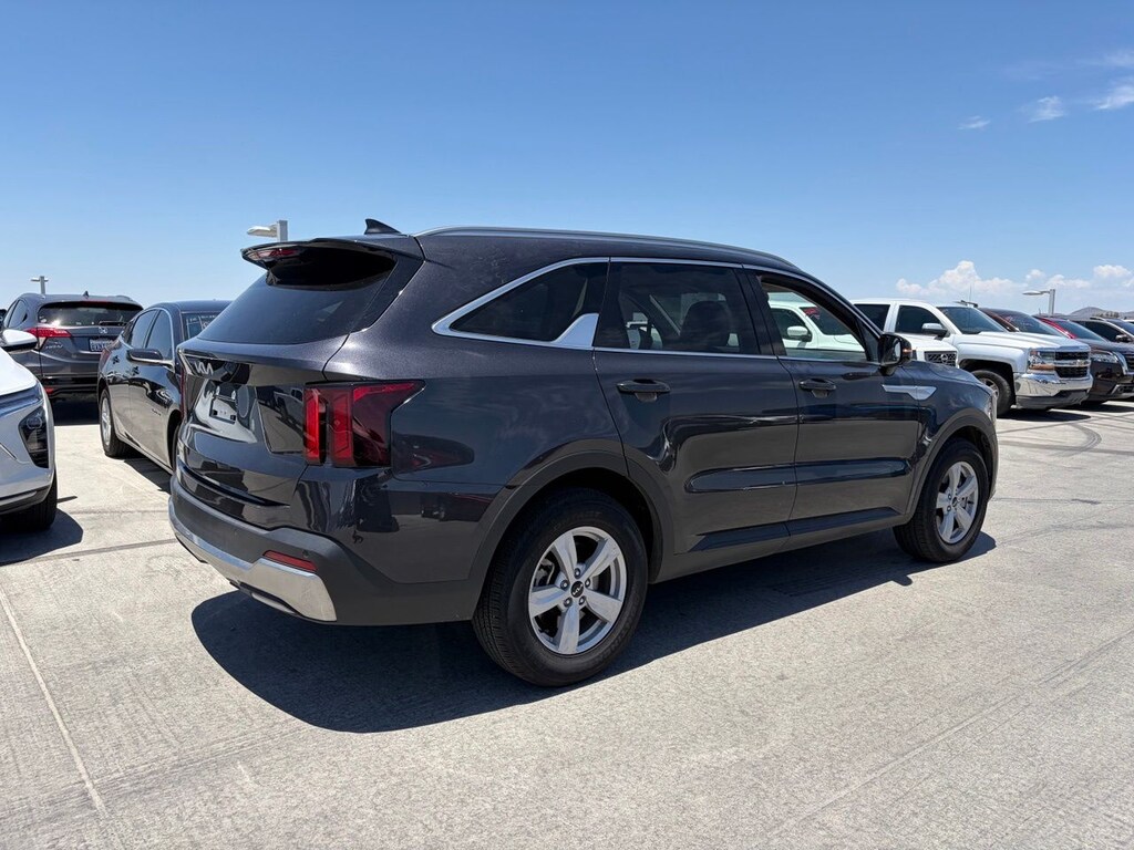 Used 2025 Kia Sorento S SUV