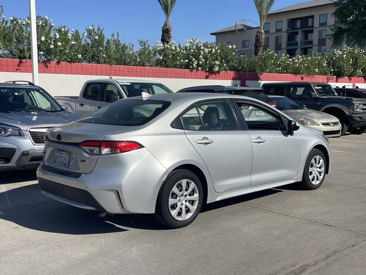 2022 Toyota Corolla LE photo 2