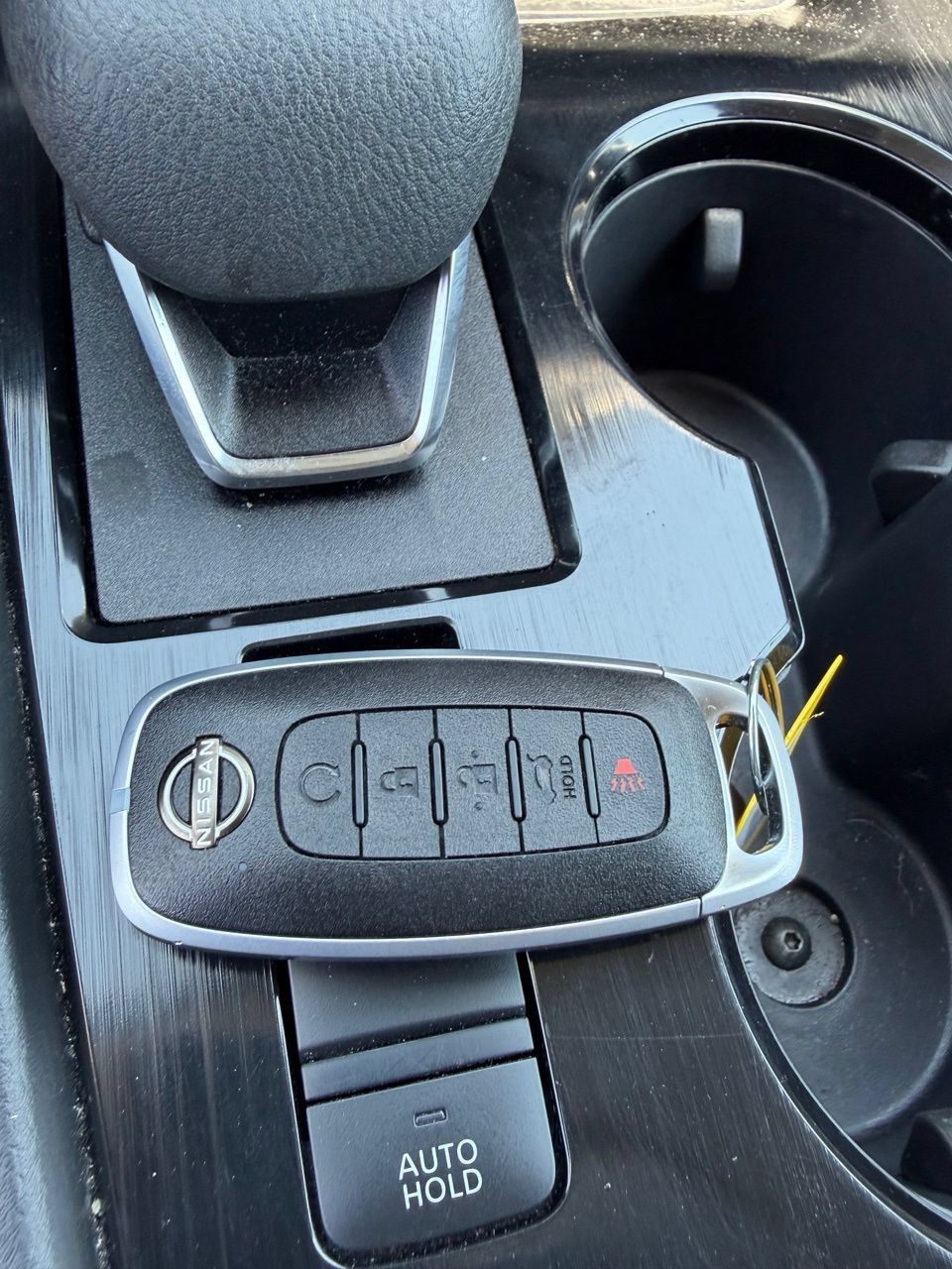 2025 Nissan Rogue SV - Photo 12