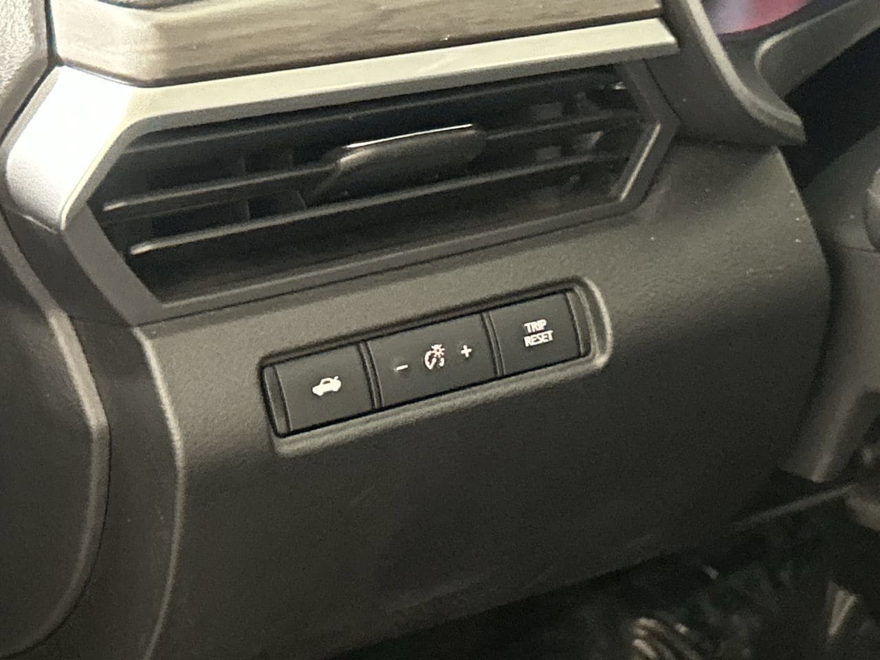 2025 Nissan Altima SV - Photo 13