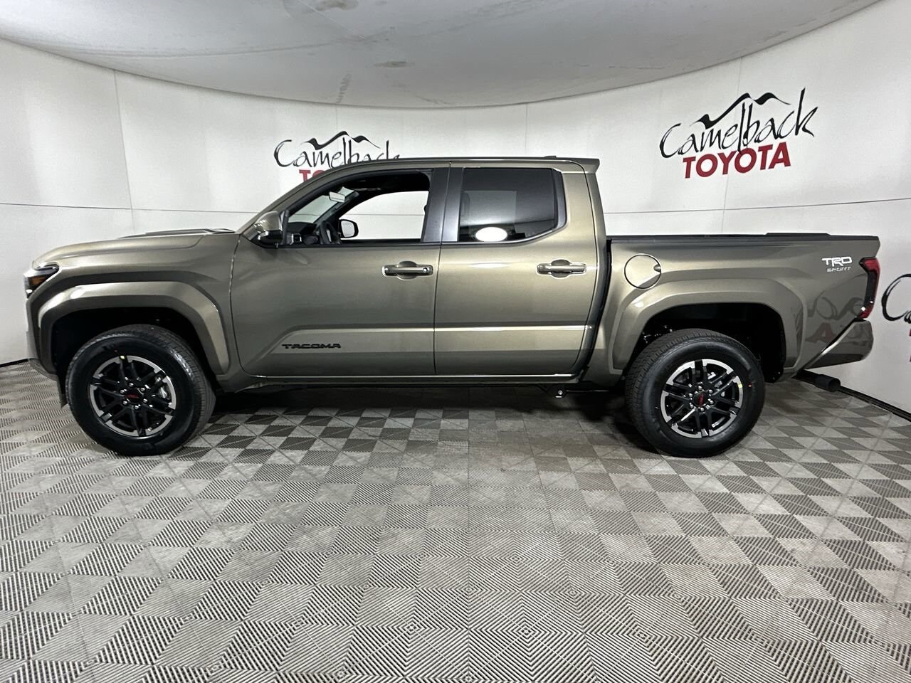 2025 Toyota Tacoma TRD Sport photo 4