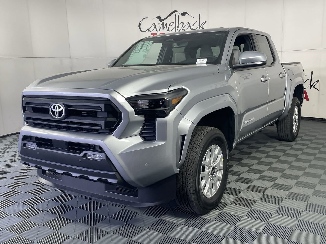2025 Toyota Tacoma SR5 photo 3