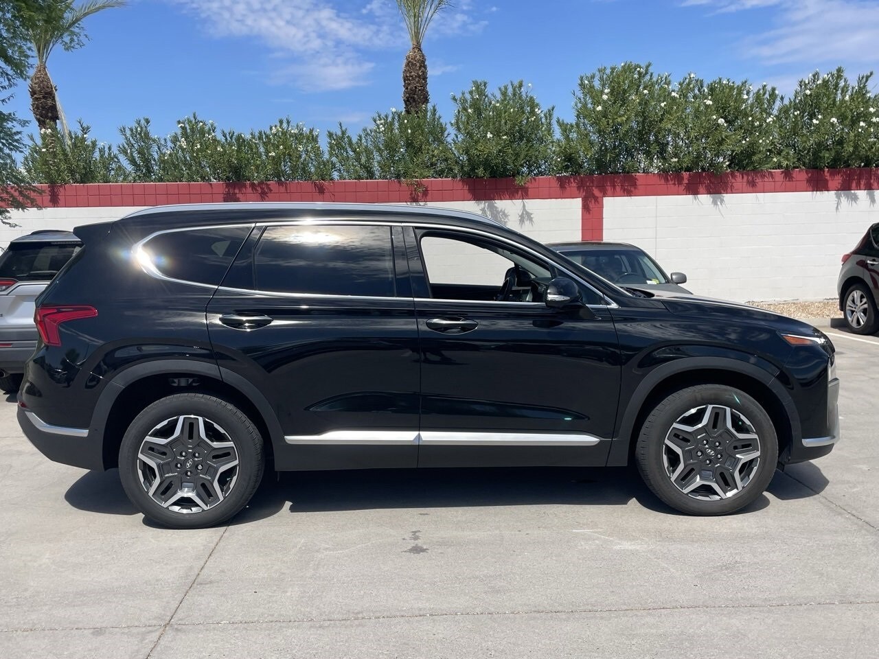 2023 Hyundai Santa Fe Limited photo 2