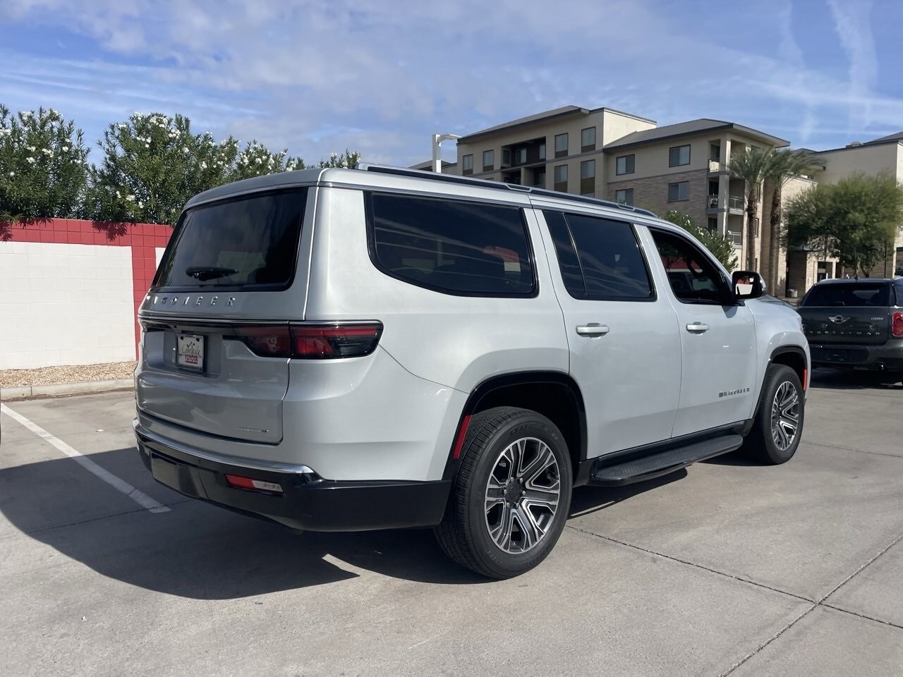 2022 Jeep Wagoneer Series III photo 2