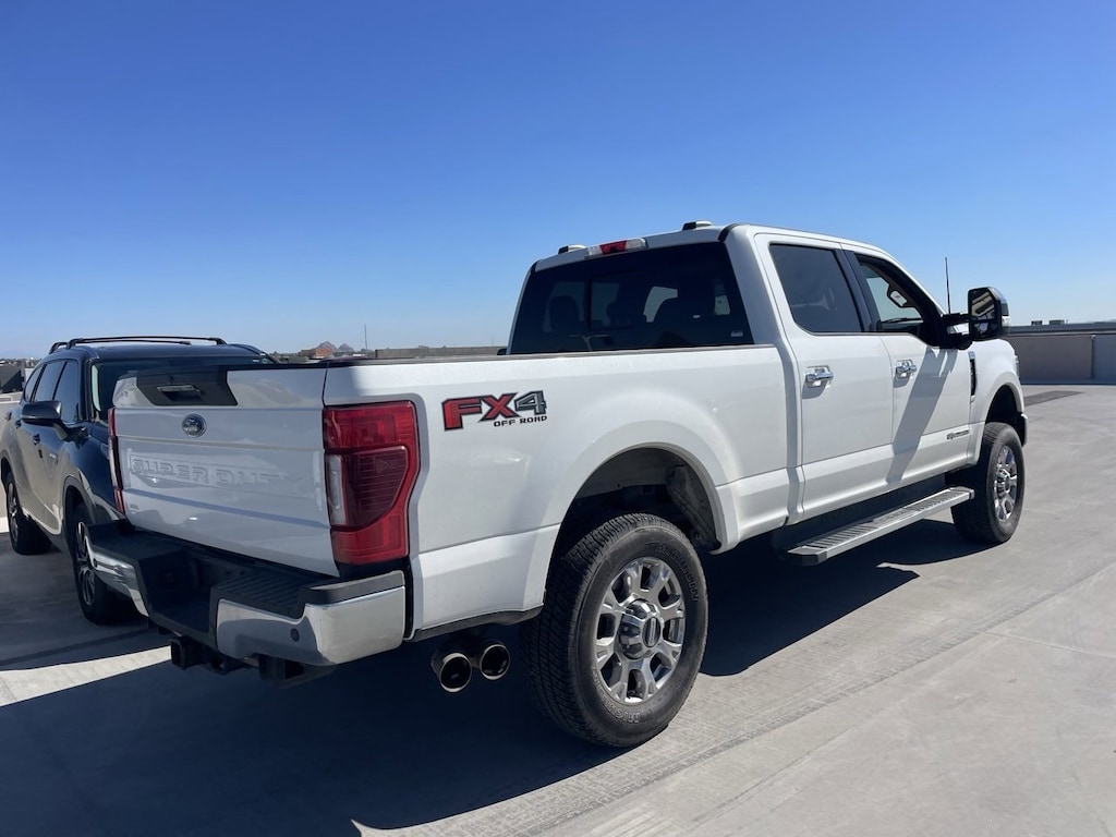 Used 2022 Ford F-250SD Lariat Truck Crew Cab