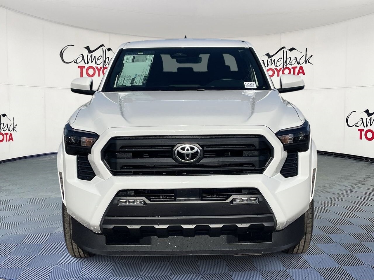 2025 Toyota Tacoma SR5 photo 3