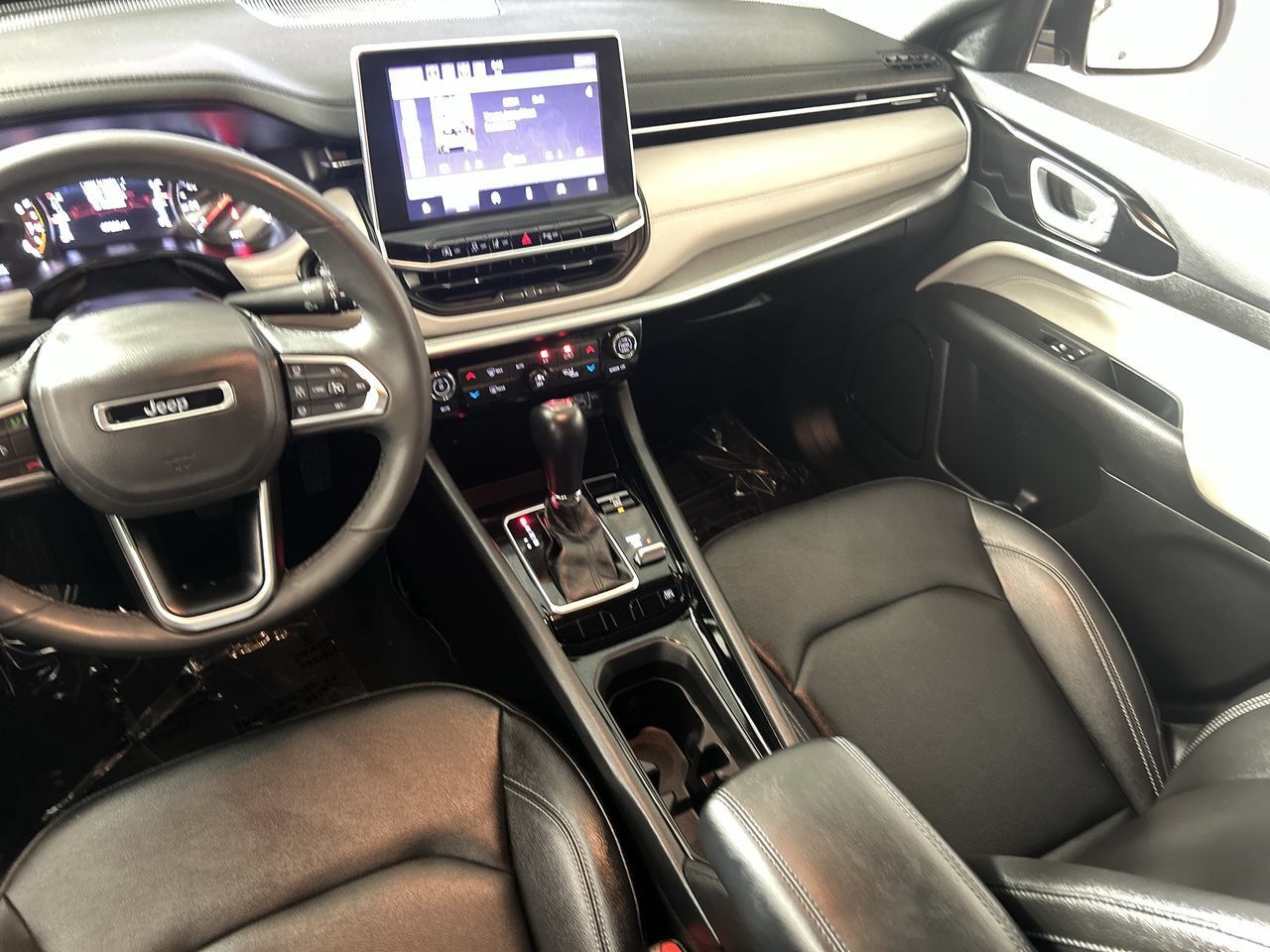 2025 Jeep Compass Limited - Photo 23