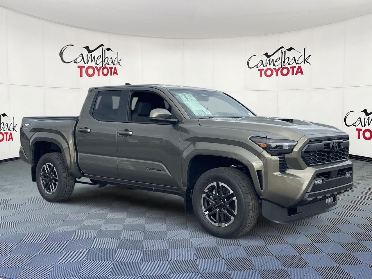 2025 Toyota Tacoma TRD Sport photo 3