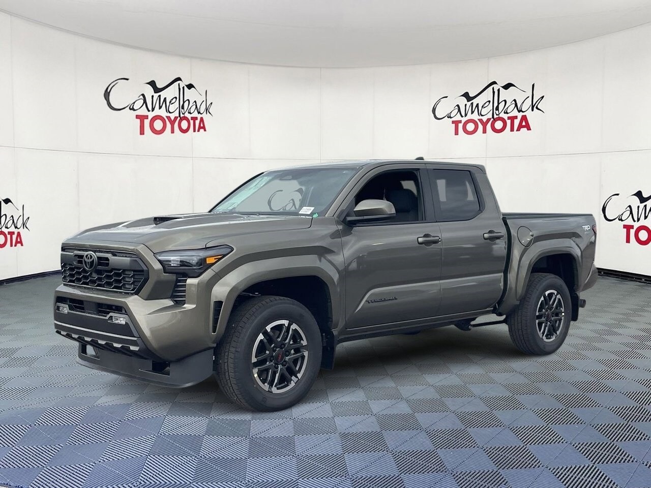 2025 Toyota Tacoma TRD Sport photo 4