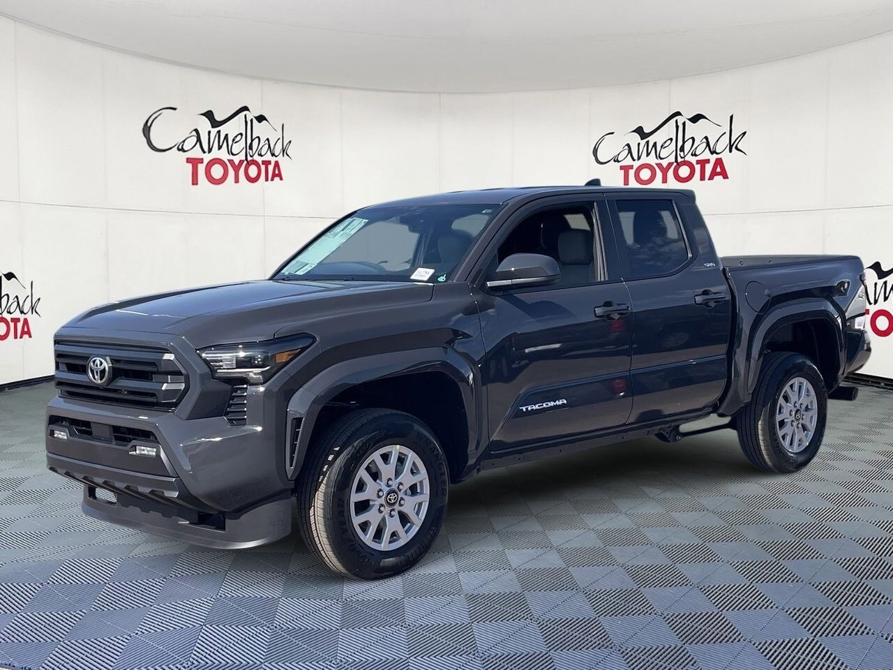 2025 Toyota Tacoma SR5 photo 3