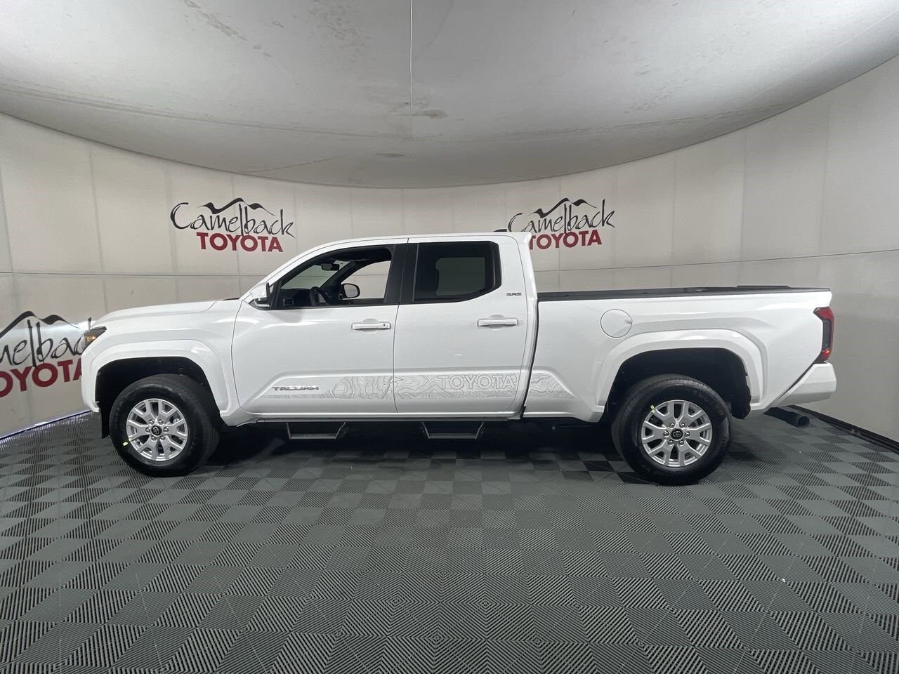 2025 Toyota Tacoma SR5 photo 4