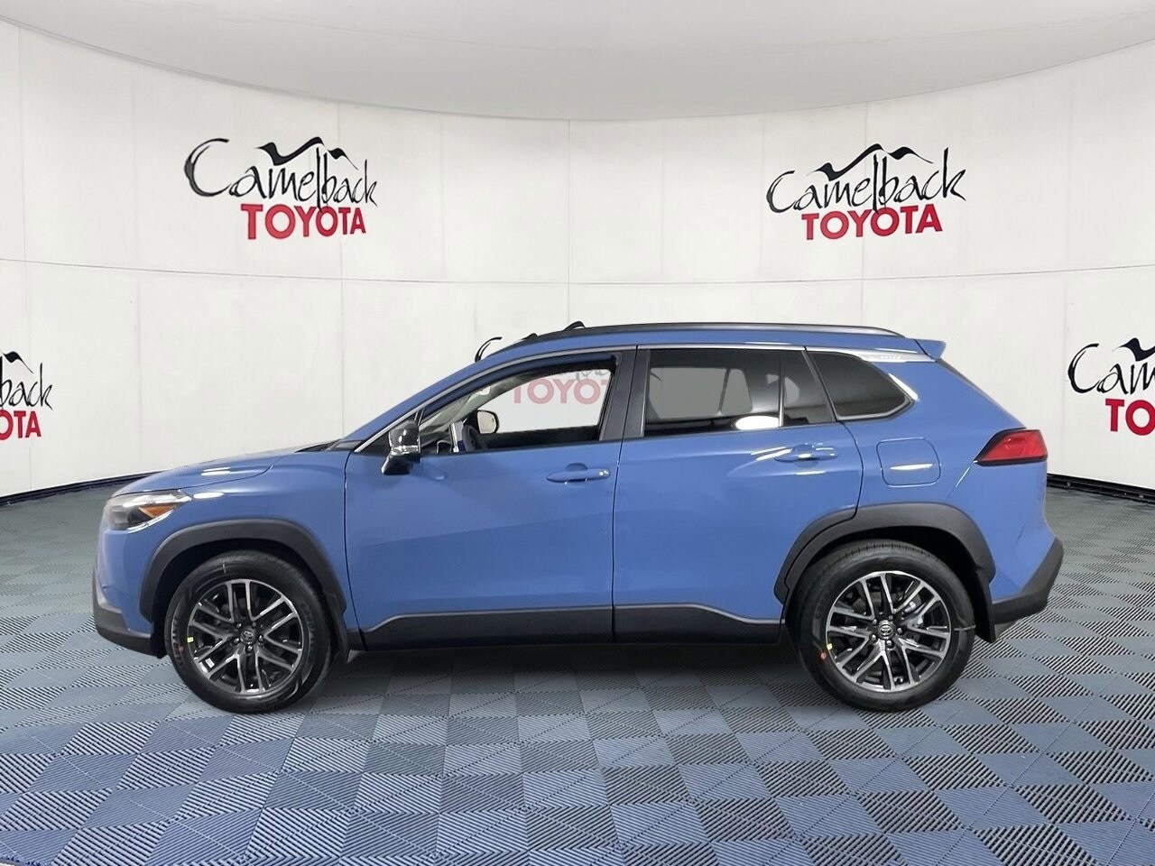 2026 Toyota Corolla Cross XLE photo 4