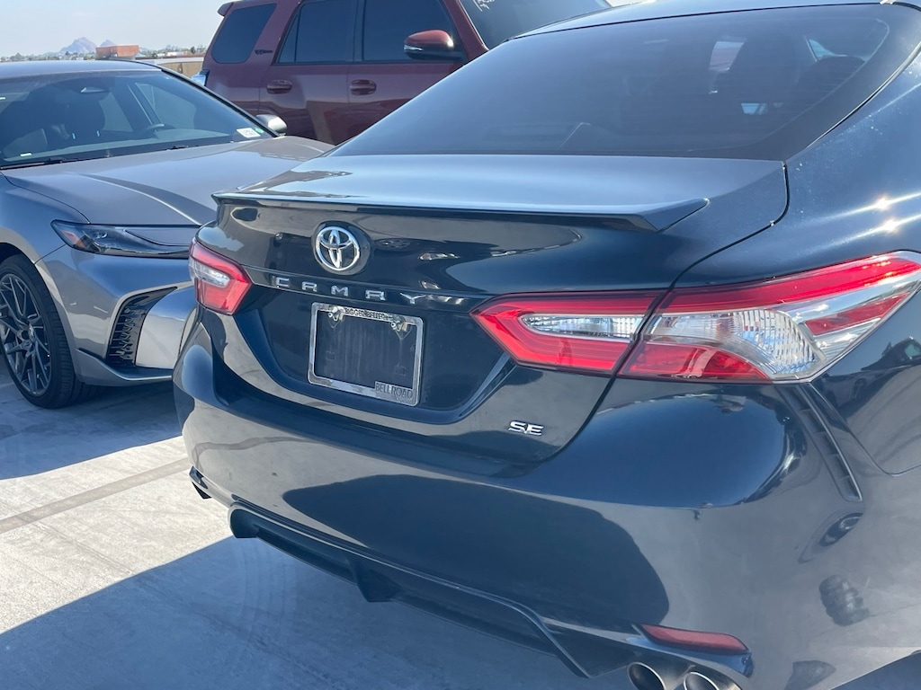 Used 2018 Toyota Camry SE Sedan