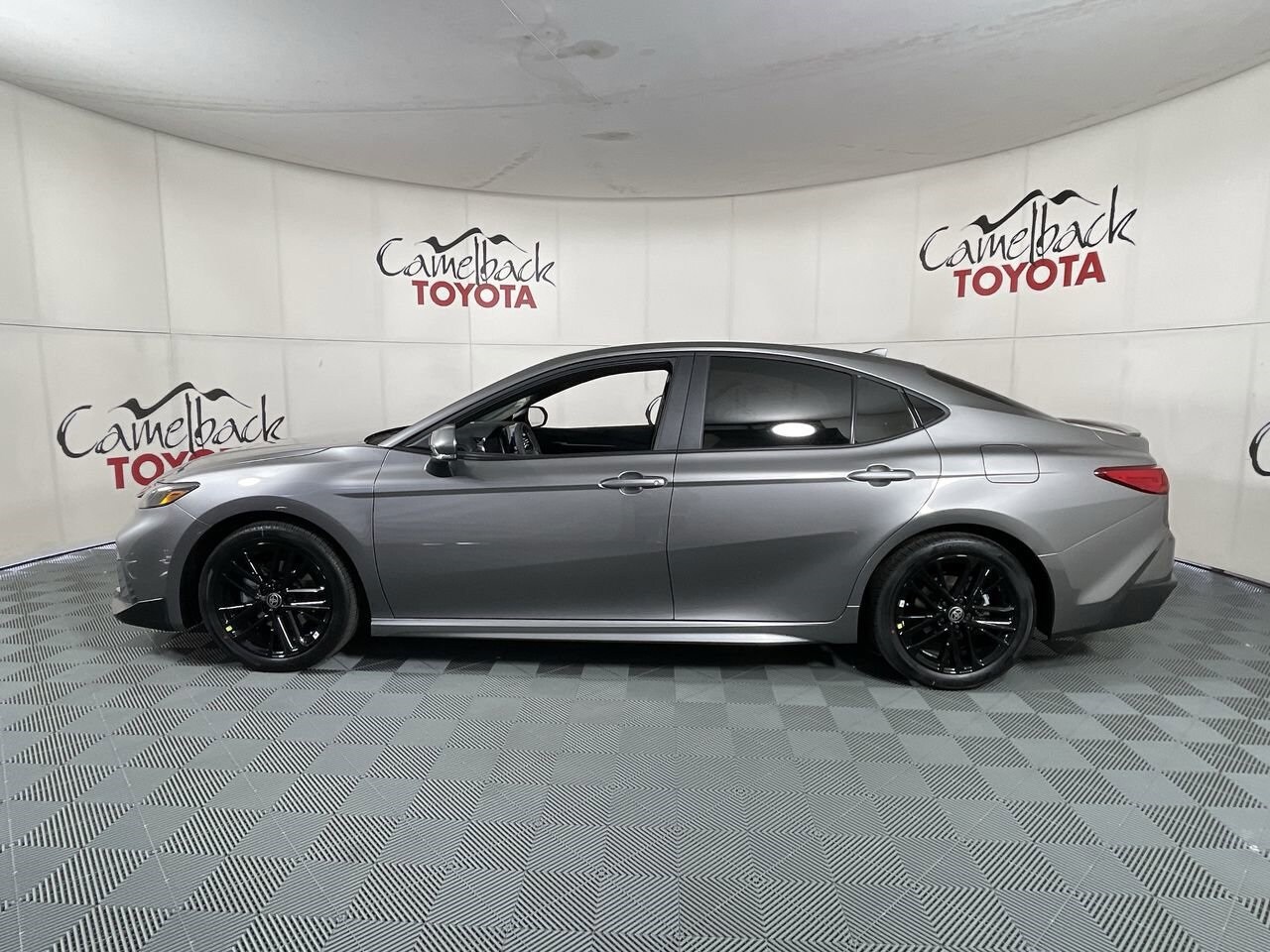 2026 Toyota Camry SE photo 3