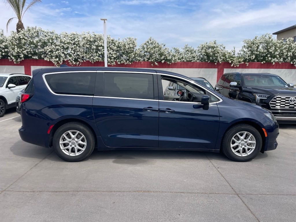 Used 2017 Chrysler