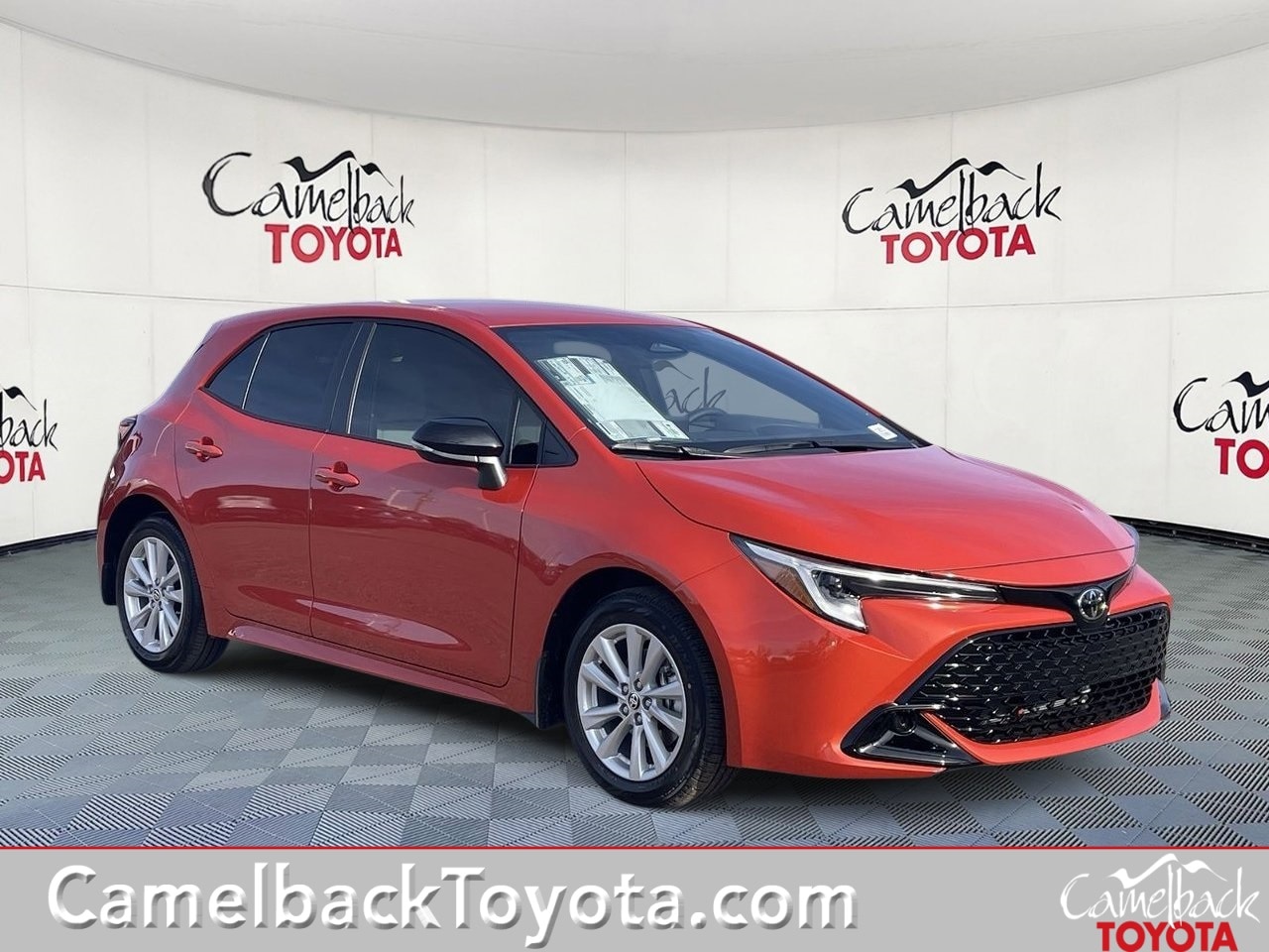 2026 Toyota Corolla Hatchback SE's photo