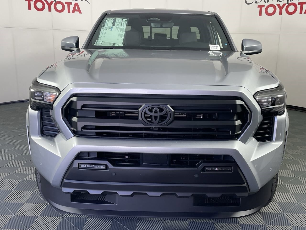 2025 Toyota Tacoma SR5 photo 3