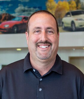 Staff member Mike Spector from ID_2519430b3f70