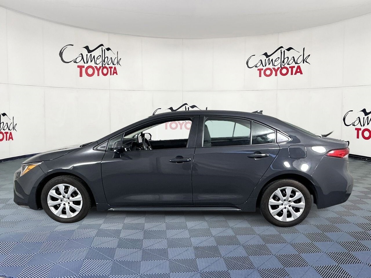 2024 Toyota Corolla LE photo 3