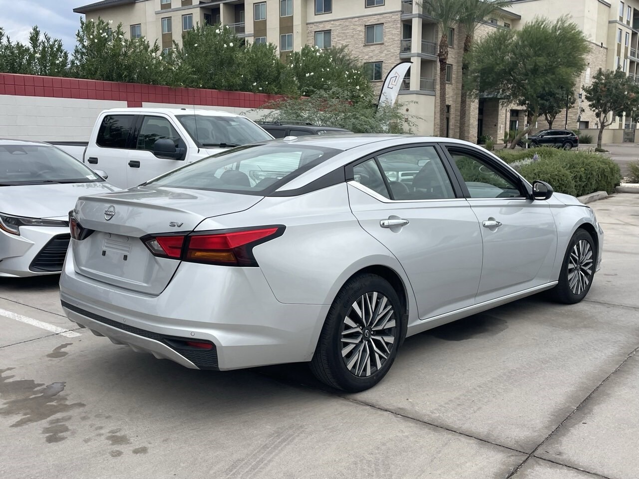 2024 Nissan Altima 2.5 SV photo 2