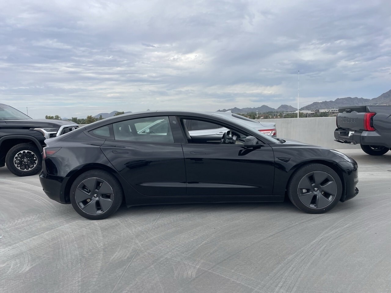 2023 Tesla Model 3 photo 3