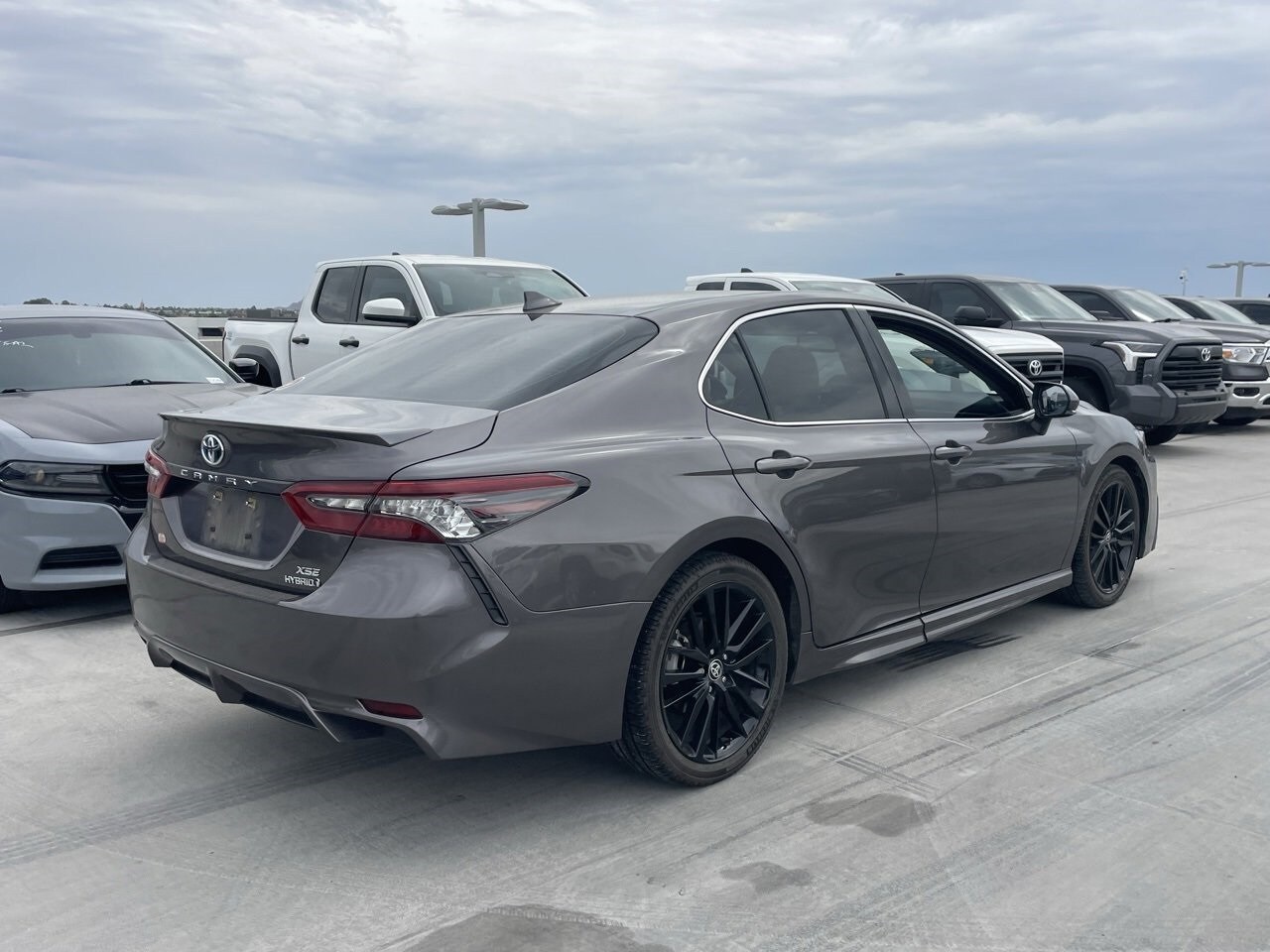 2023 Toyota Camry Hybrid XSE photo 2