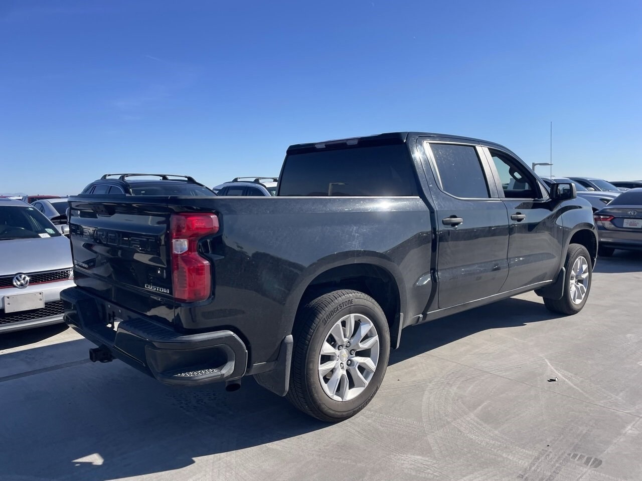 2022 Chevrolet Silverado 1500 Custom photo 2