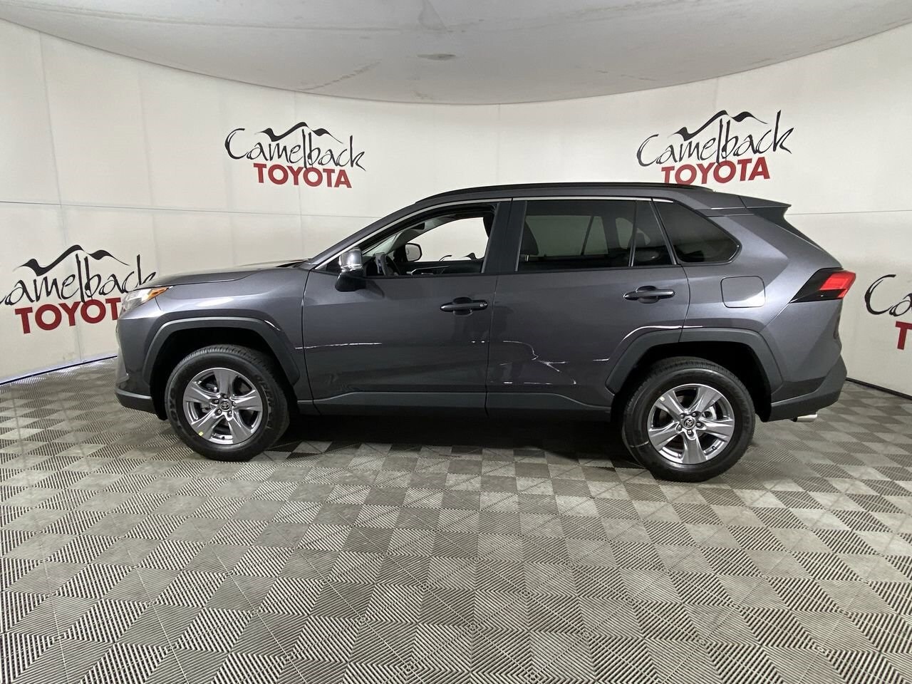 2025 Toyota RAV4 XLE photo 2