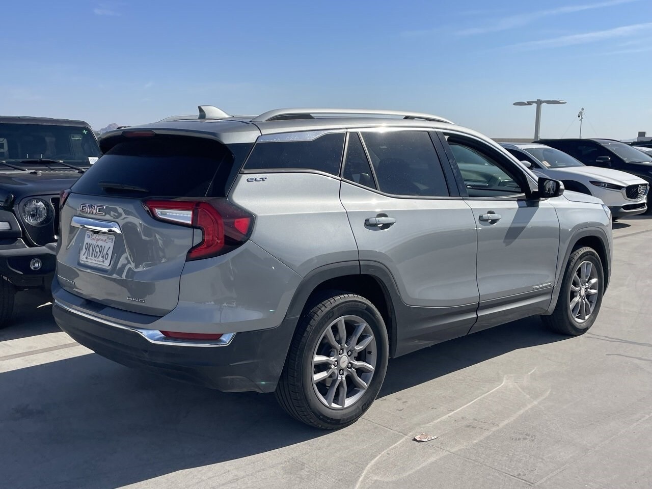 2024 Gmc Terrain SLT photo 2