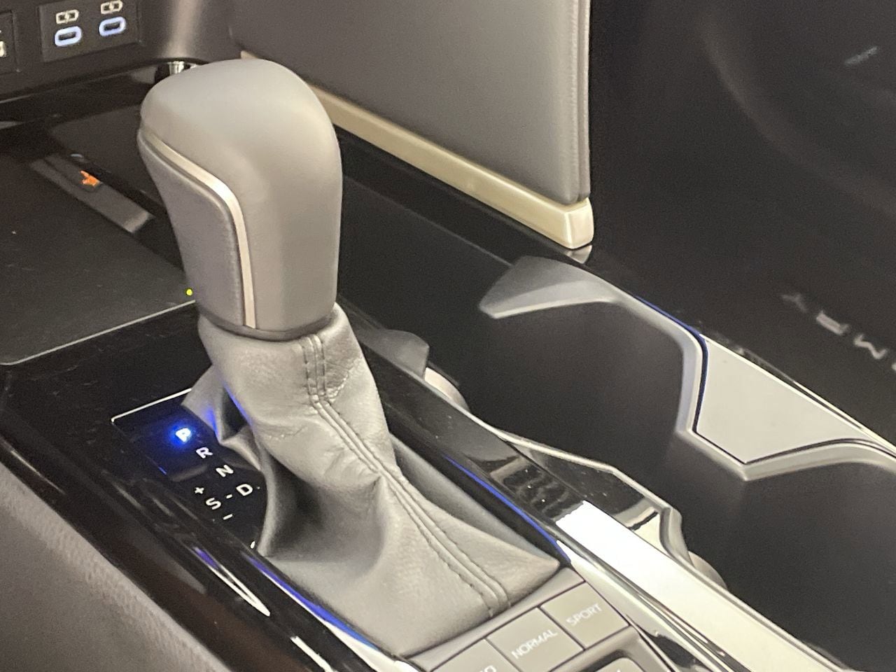 2026 Toyota Camry XSE - Photo 14