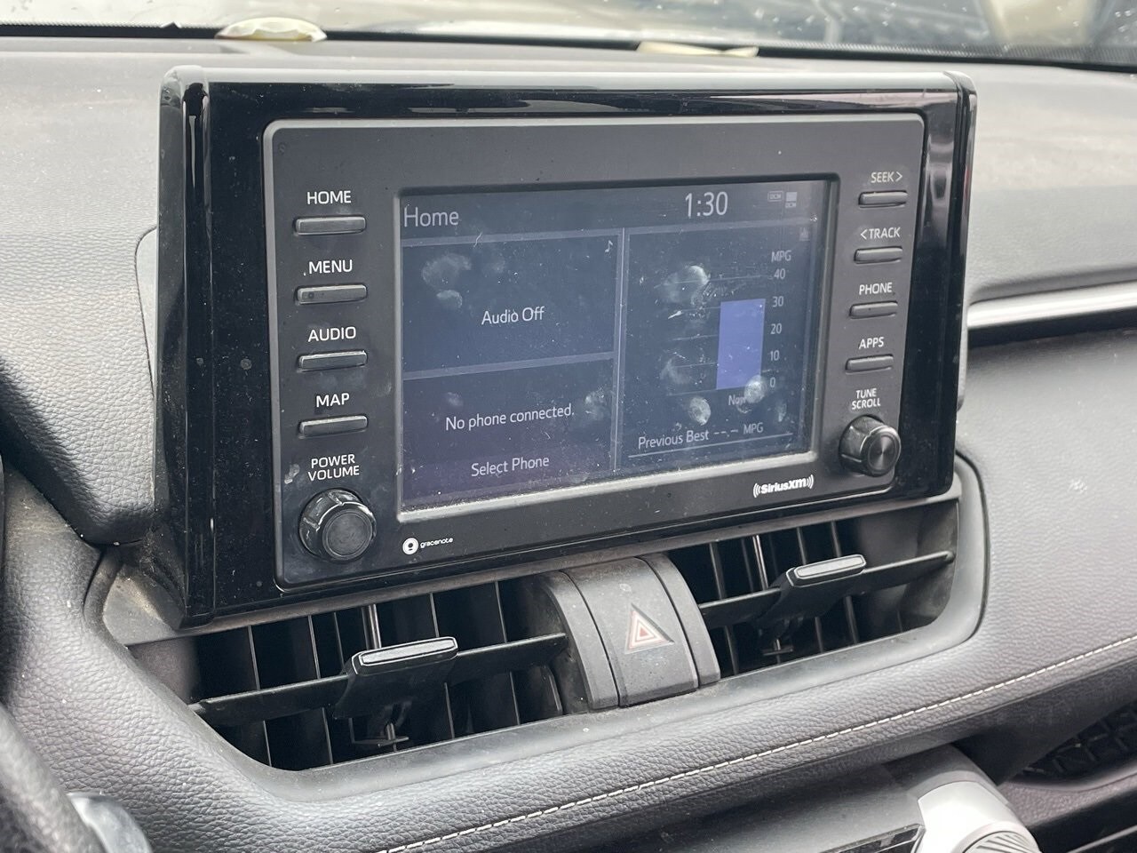 2021 Toyota RAV4 LE photo 4