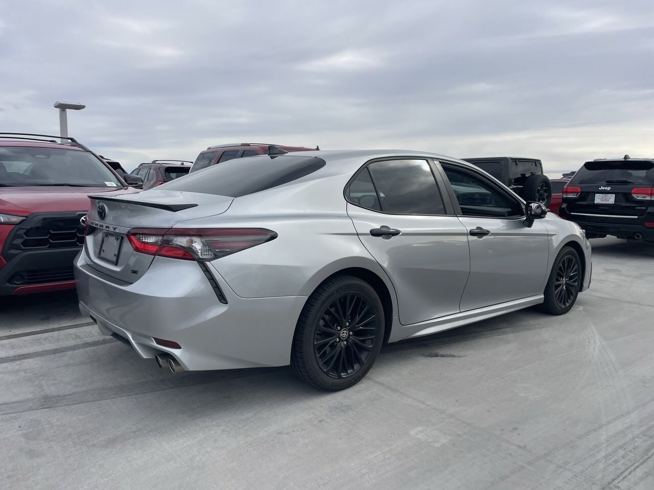 2021 Toyota Camry SE photo 2