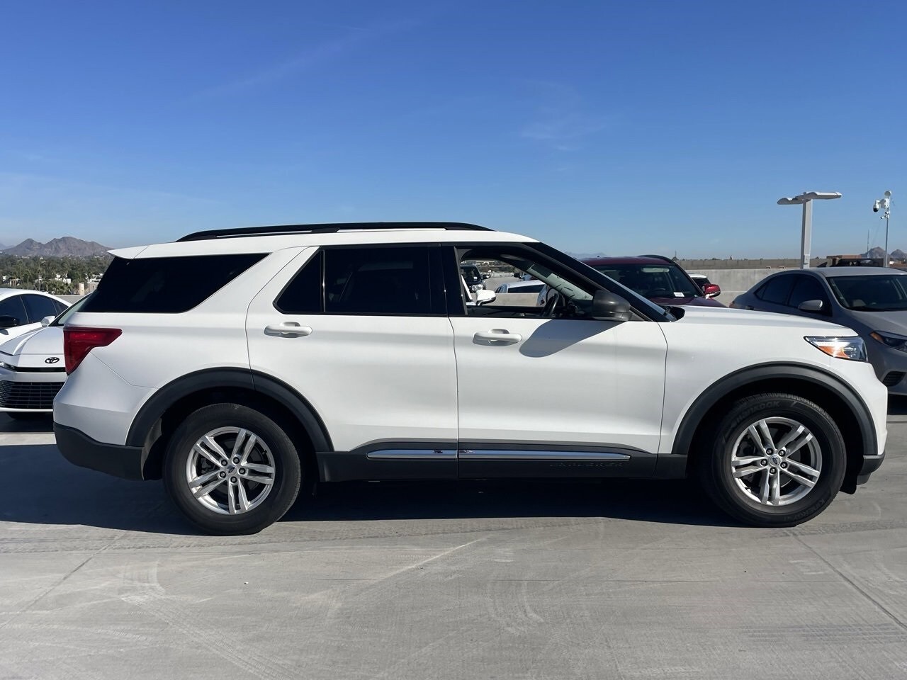 2022 Ford Explorer XLT photo 3