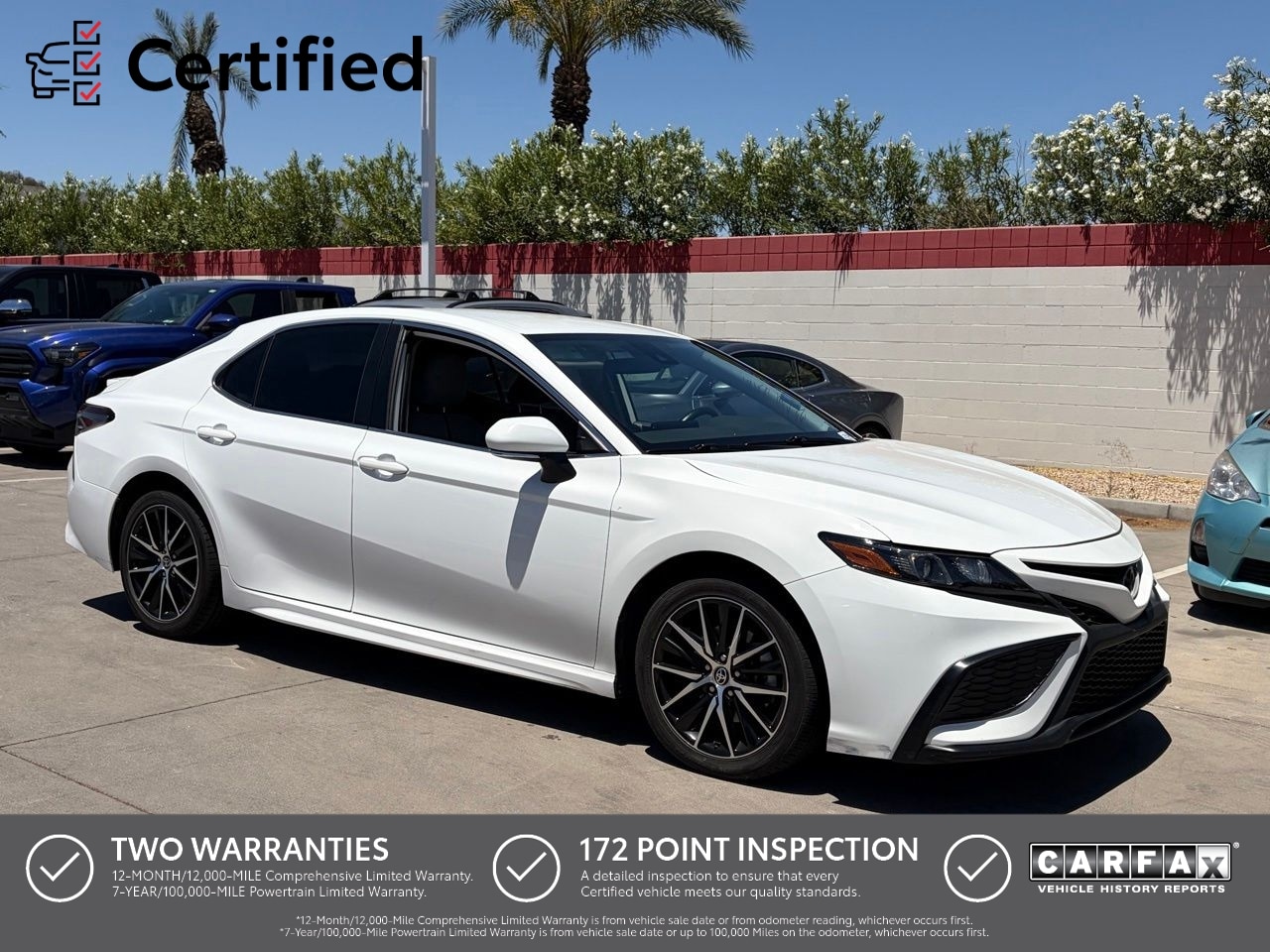 2022 Toyota Camry SE's photo