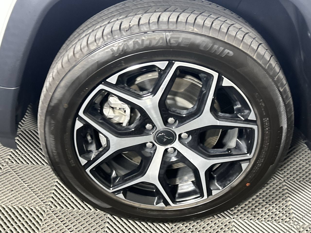 2025 Jeep Compass Limited - Photo 10