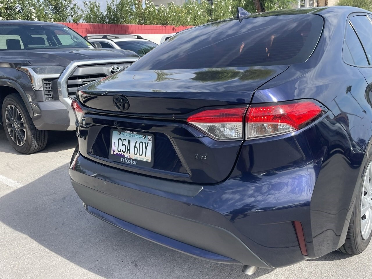 2021 Toyota Corolla LE photo 3