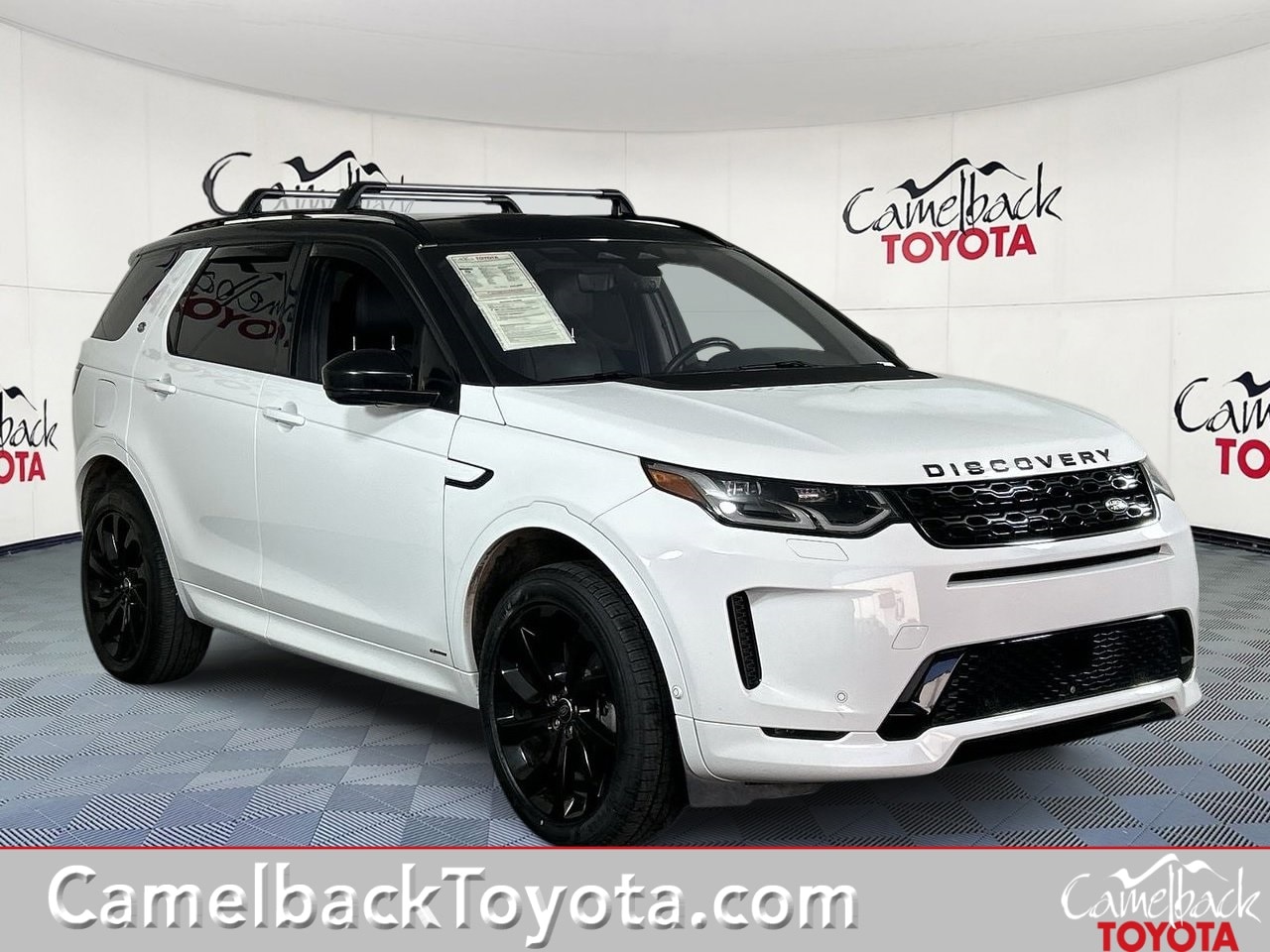 2021 Land Rover Discovery Sport SE's photo