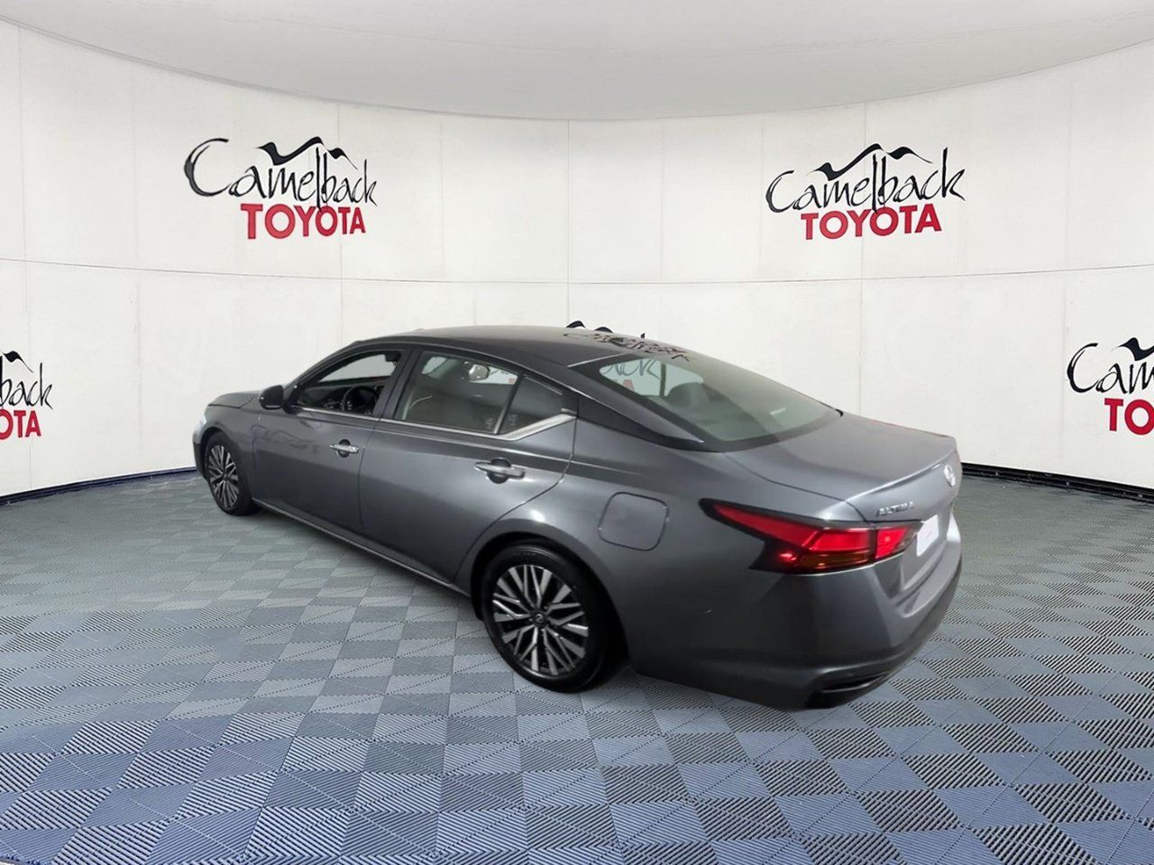 2025 Nissan Altima SV - Photo 8