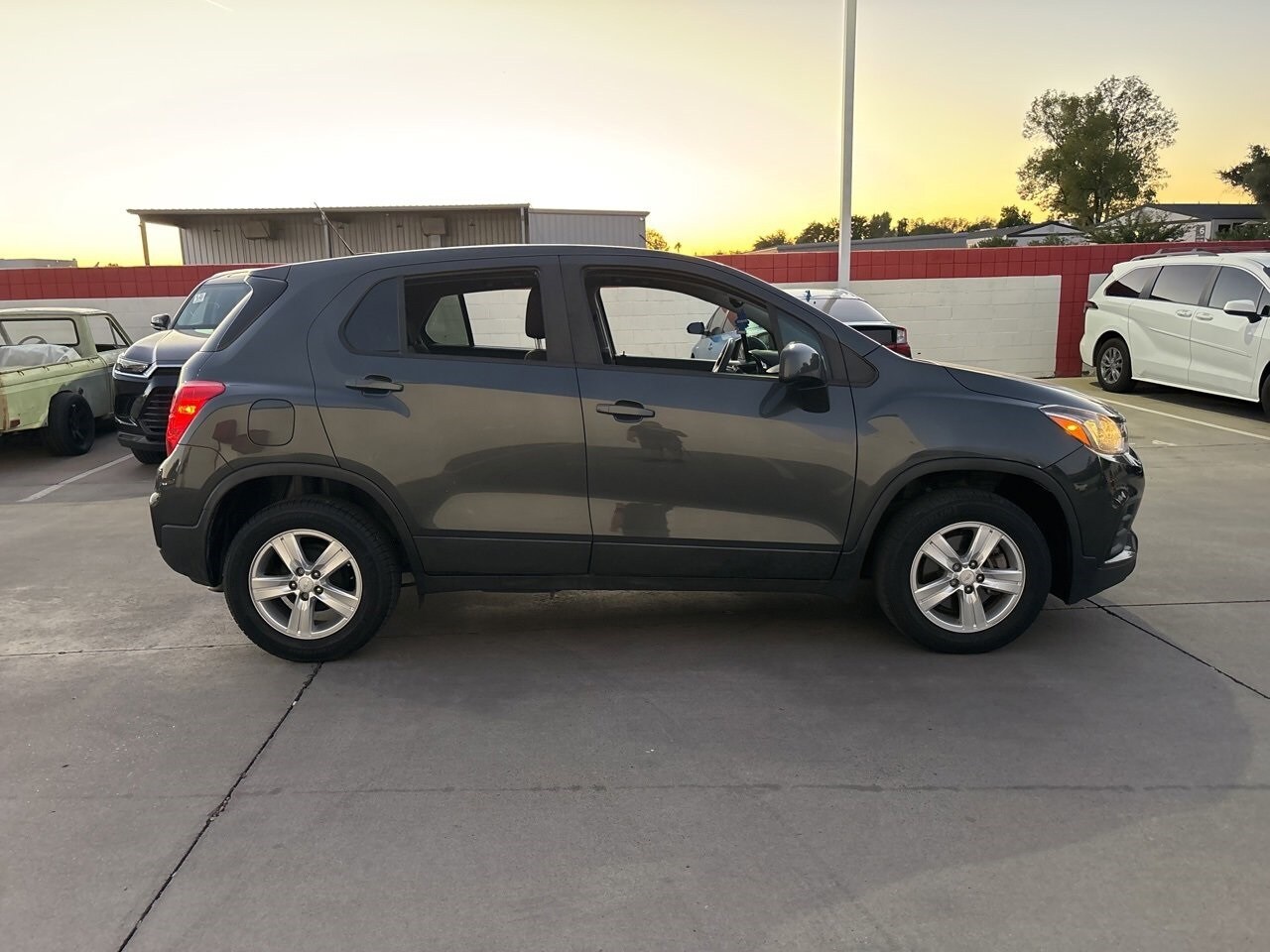 2020 Chevrolet Trax LS photo 3