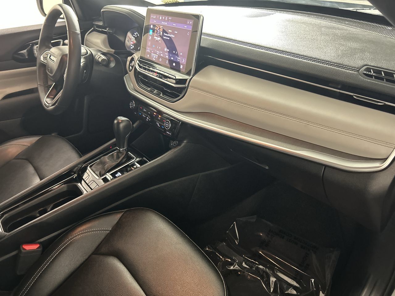 2025 Jeep Compass Limited - Photo 27