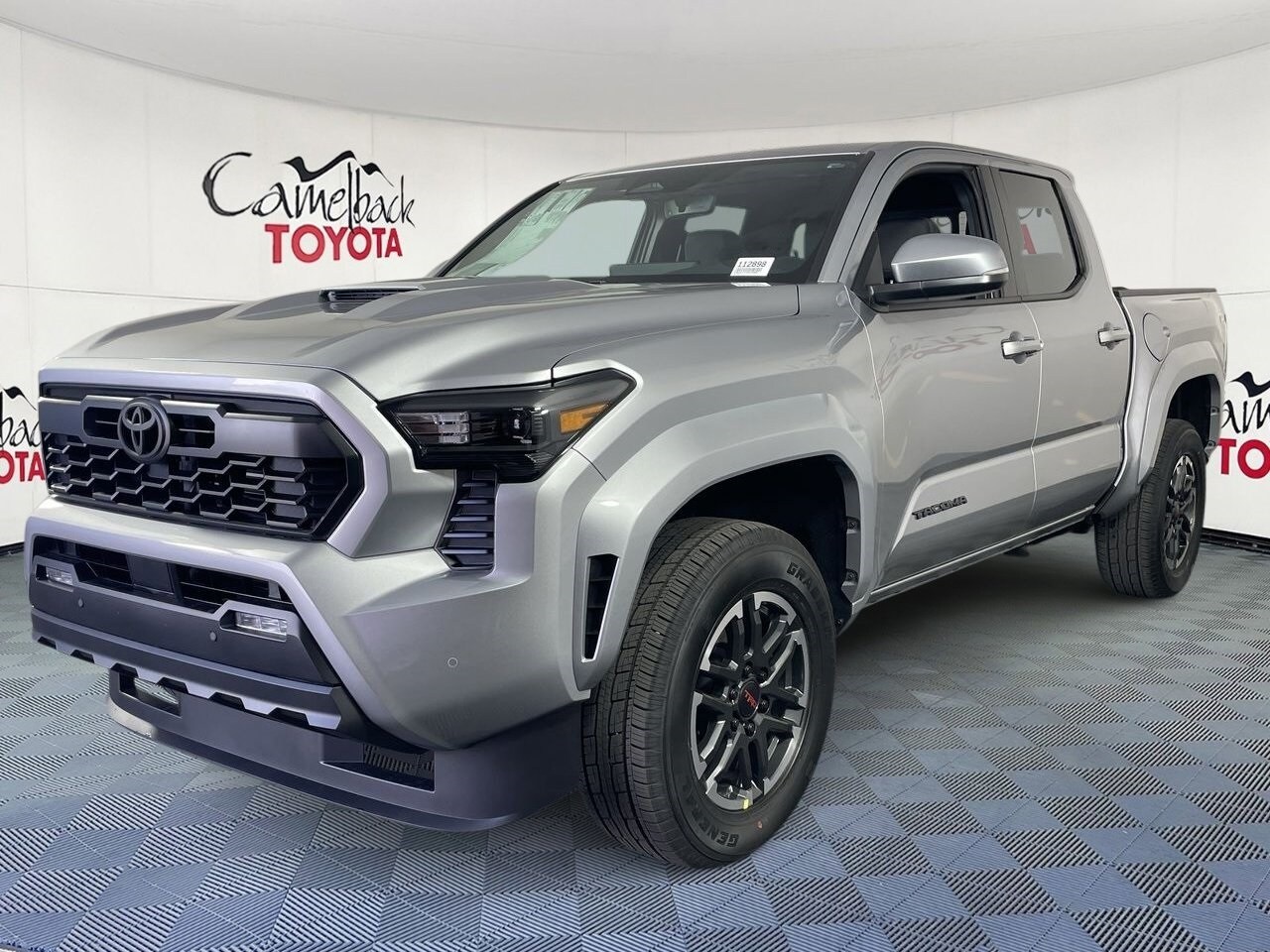 2025 Toyota Tacoma TRD Sport photo 2