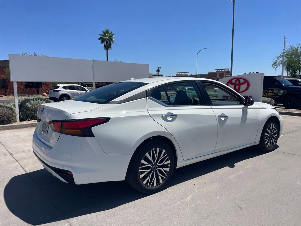 Used 2025 Nissan Altima 2.5 SV Sedan
