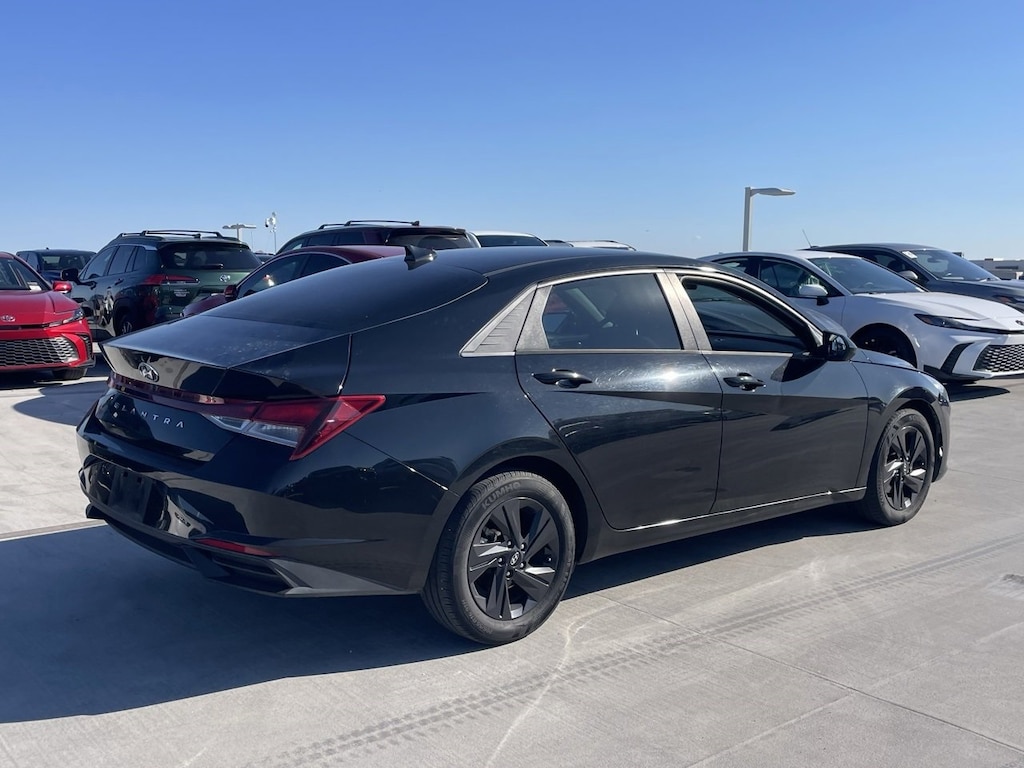 Used 2022 Hyundai Elantra SEL Sedan
