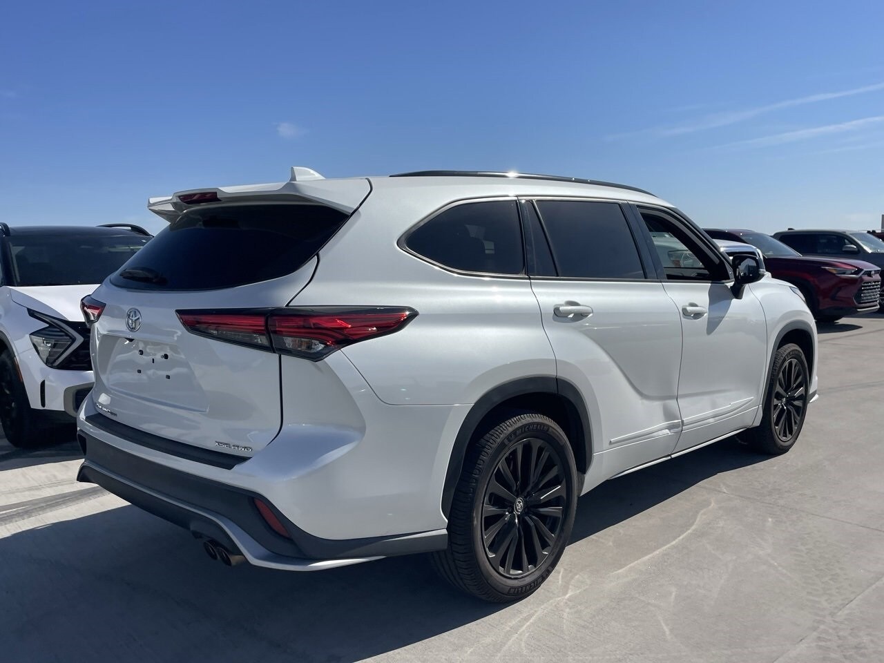 2023 Toyota Highlander XSE photo 2